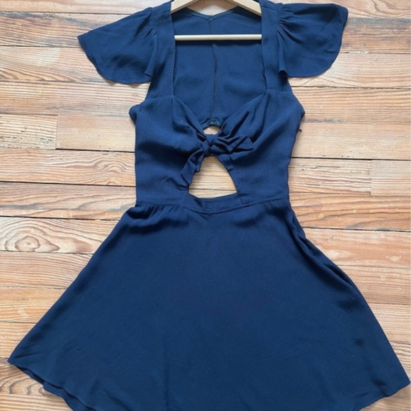 Reformation navy mini dress - Picture 2 of 9